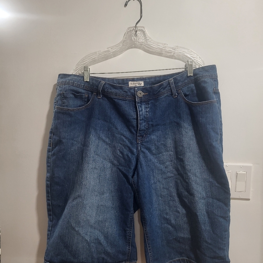 NEW St. John’s Bay Denim Shorts Size 20W Knee Length